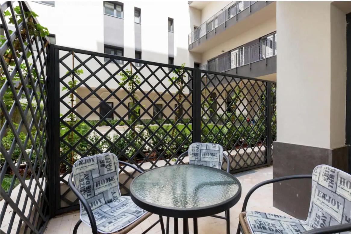 King Deluxe With Rooftop Pool Apartamento